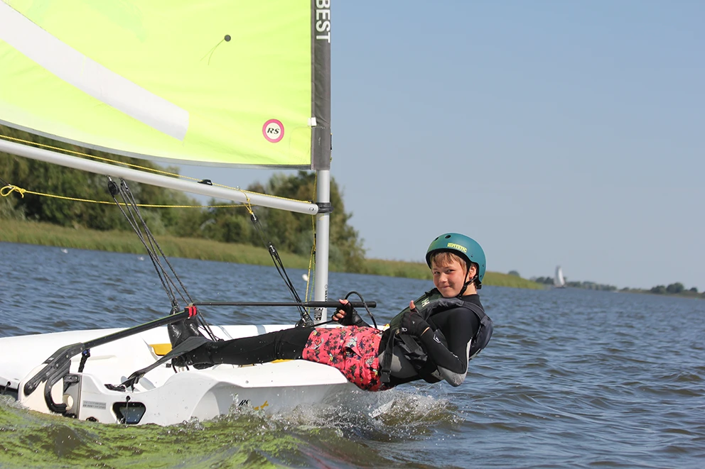 Zwaardboot 1 Mans Op Het Water Neptunus Duim Actie