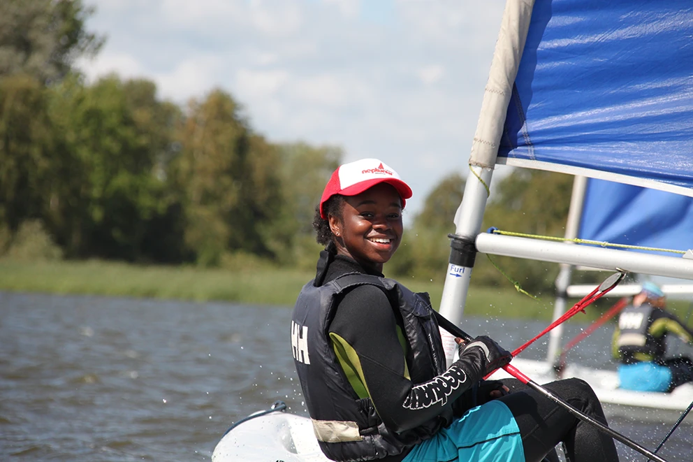 Zwaardboot 1 Mans Op Het Water Neptunus Vrolijk Lachen