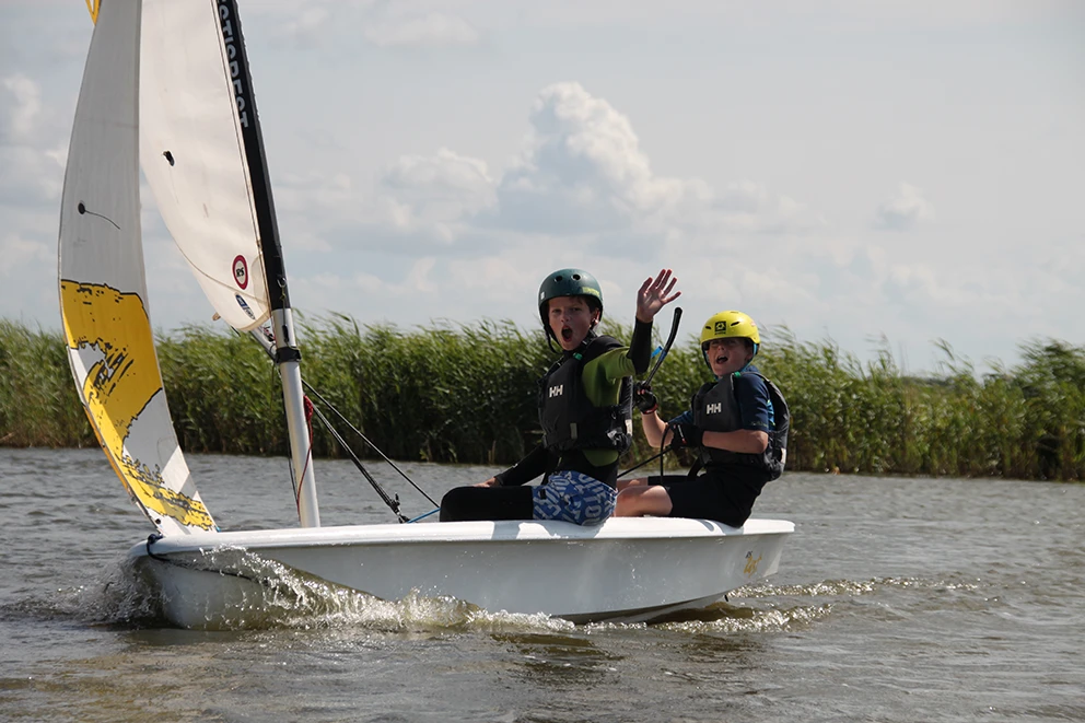 Jeugdzeilen 2 Mans Op Het Water