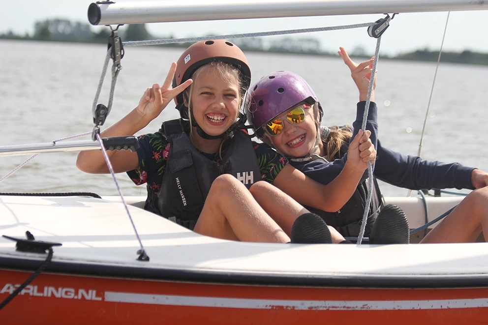 Zeilschool Neptunus Kinderen Blij Jeugdkielboot