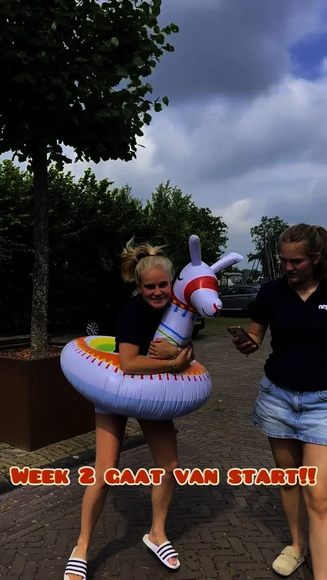 ⛵️☀️🌴De eerste dag van week 2!! kijk mee hoe een dagje bij ons eruit ziet!⛵️☀️🌴 #watdoejijdezezomer #zomerweek2 #zeilen #neptunus #nwd #friesland